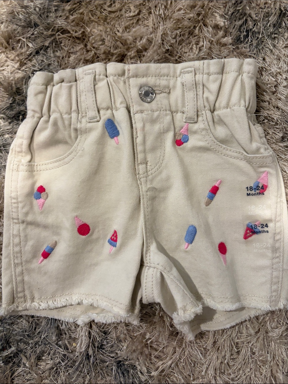 GAP Cream Shorts with Pink & Blue Ice Cream Embroidery